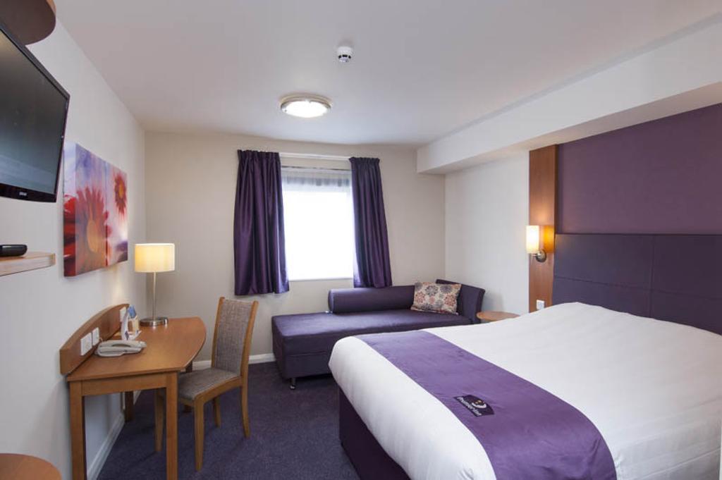 Premier Inn Birmingham South - Hall Green ภายนอก รูปภาพ